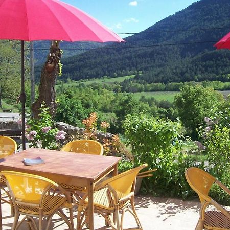 Le Vin De L'Ete Acomodação com café da manhã Ponet-et-Saint-Auban Exterior foto