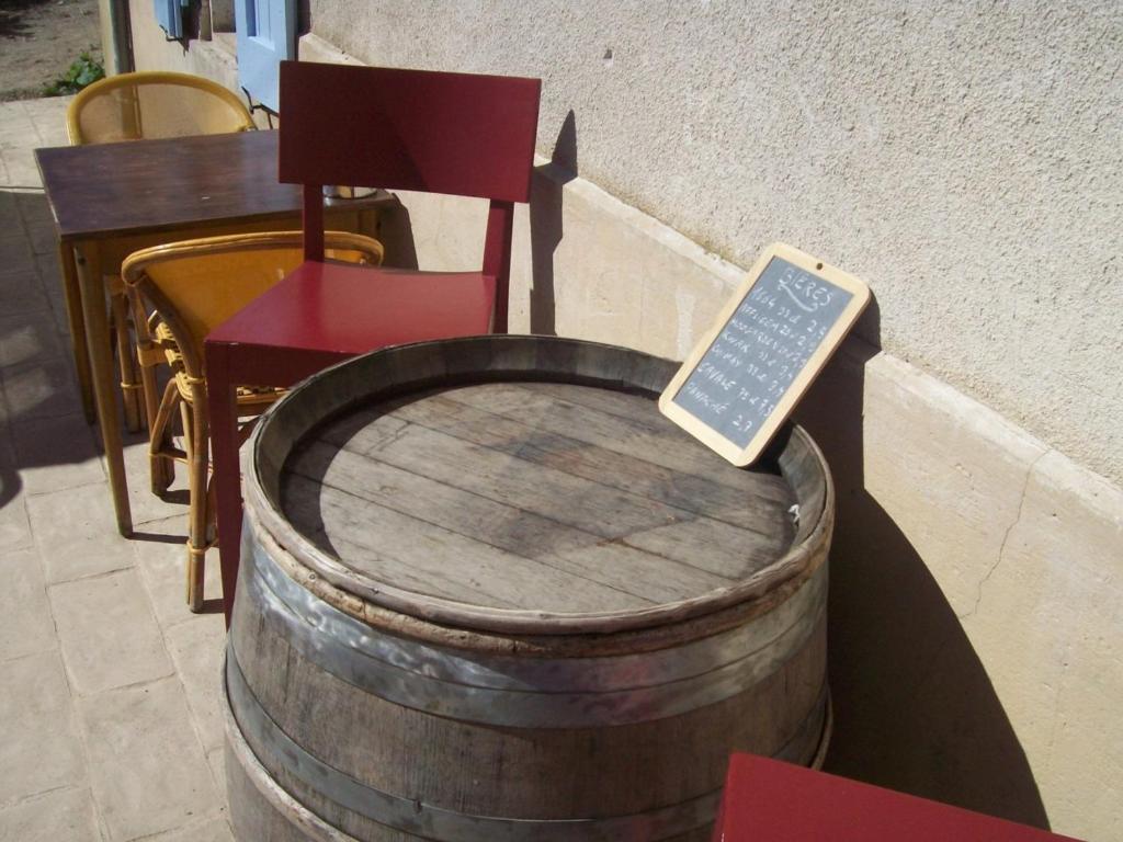 Le Vin De L'Ete Acomodação com café da manhã Ponet-et-Saint-Auban Exterior foto