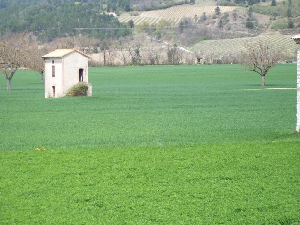 Le Vin De L'Ete Acomodação com café da manhã Ponet-et-Saint-Auban Exterior foto