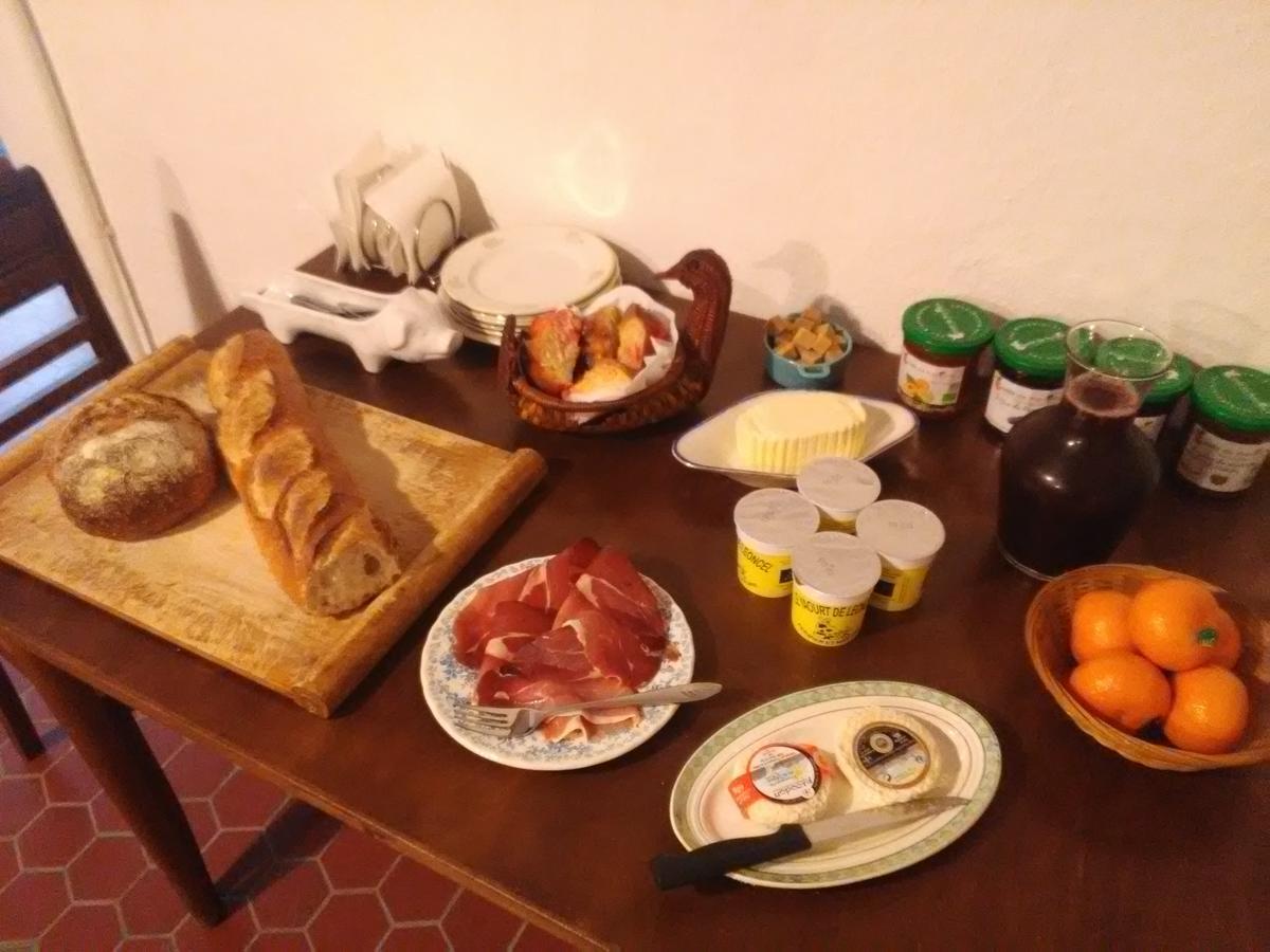 Le Vin De L'Ete Acomodação com café da manhã Ponet-et-Saint-Auban Exterior foto